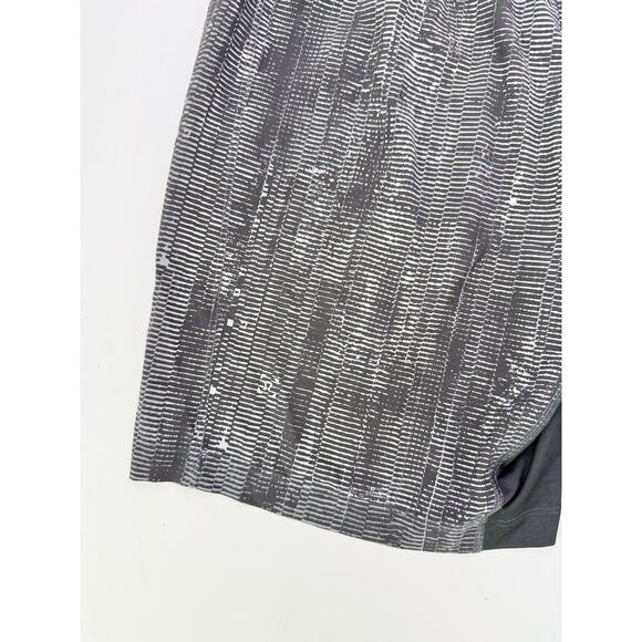 Men's Lululemon grey T.H.E. Short *Linerless 9" - size M - Picture 5 of 6